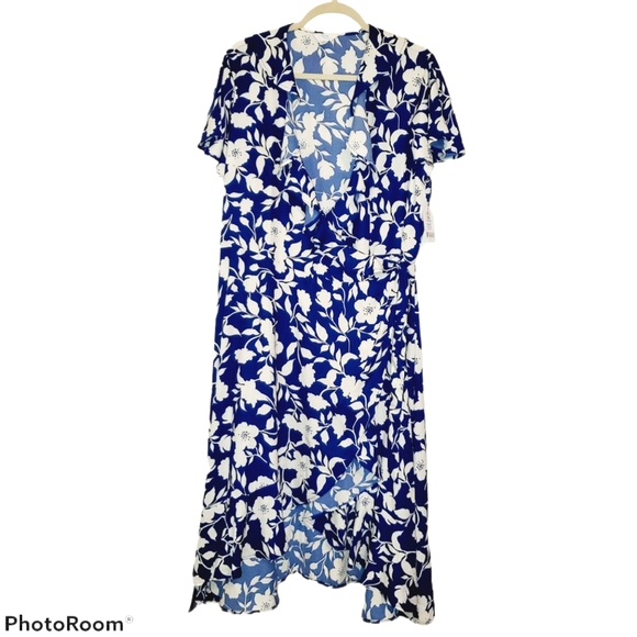 Time and Tru NWT Low Neck Midi Length Floral Wrap Dress Blue and White 537 - Picture 11 of 11